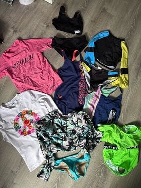Bundle of swimsuit for young girls